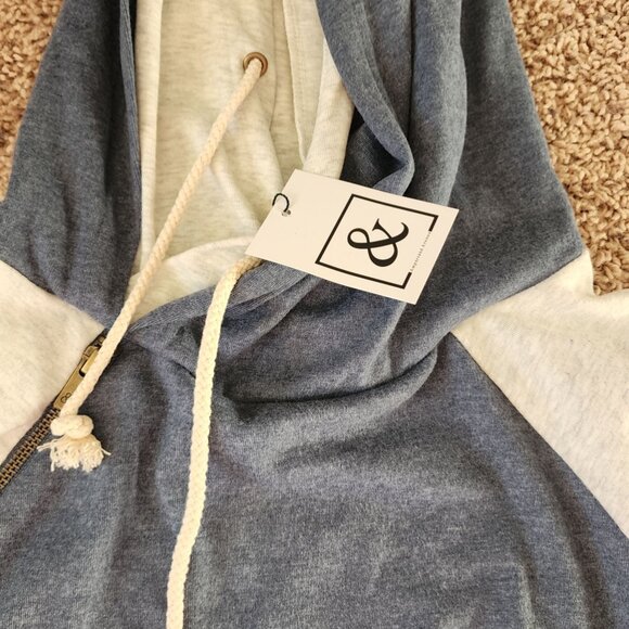 Basic Doublehood - Dallas - Picture 2 of 2